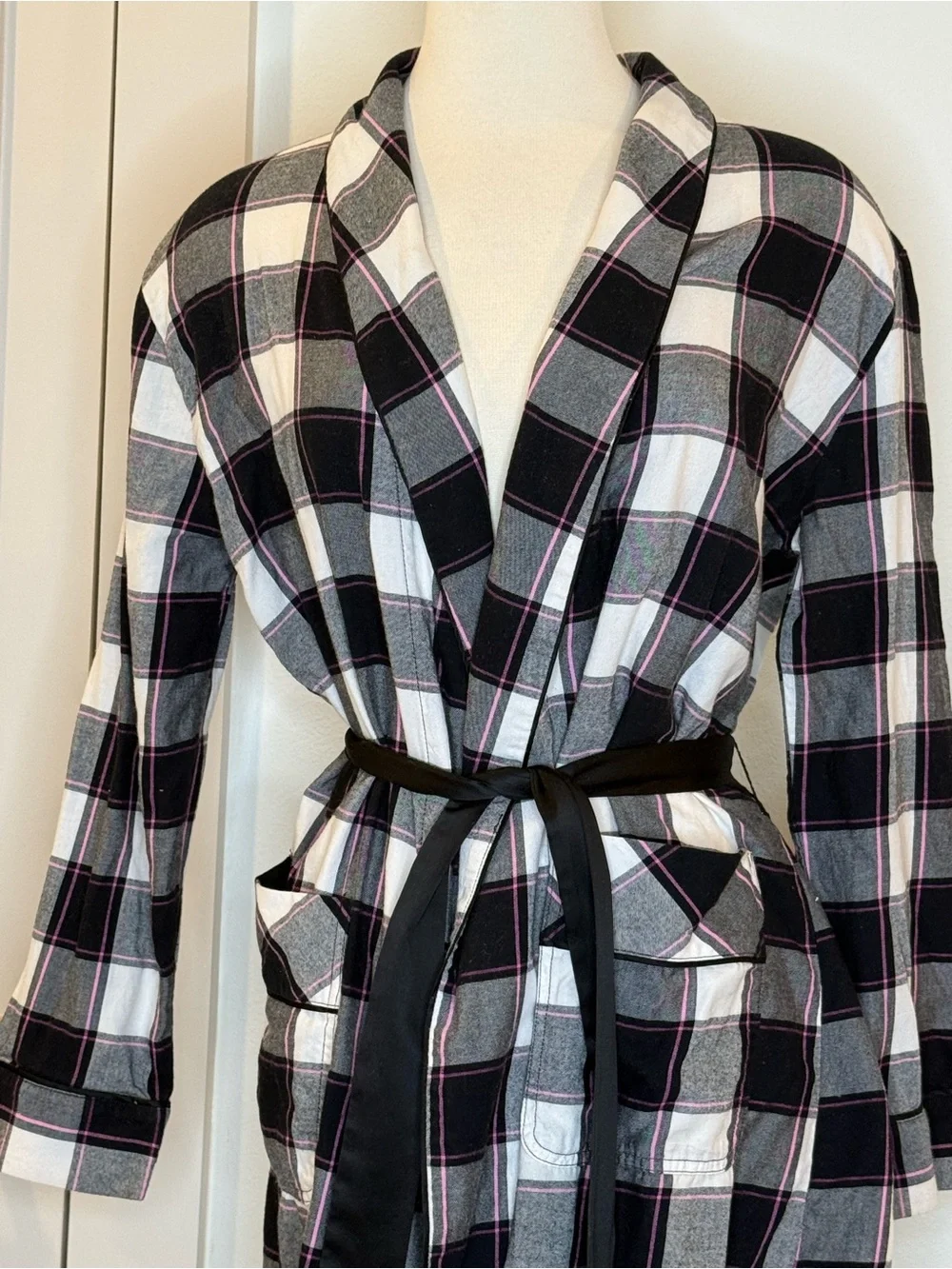 Victoria's Secret Black White Gray Plaid Robe with Pink Accents